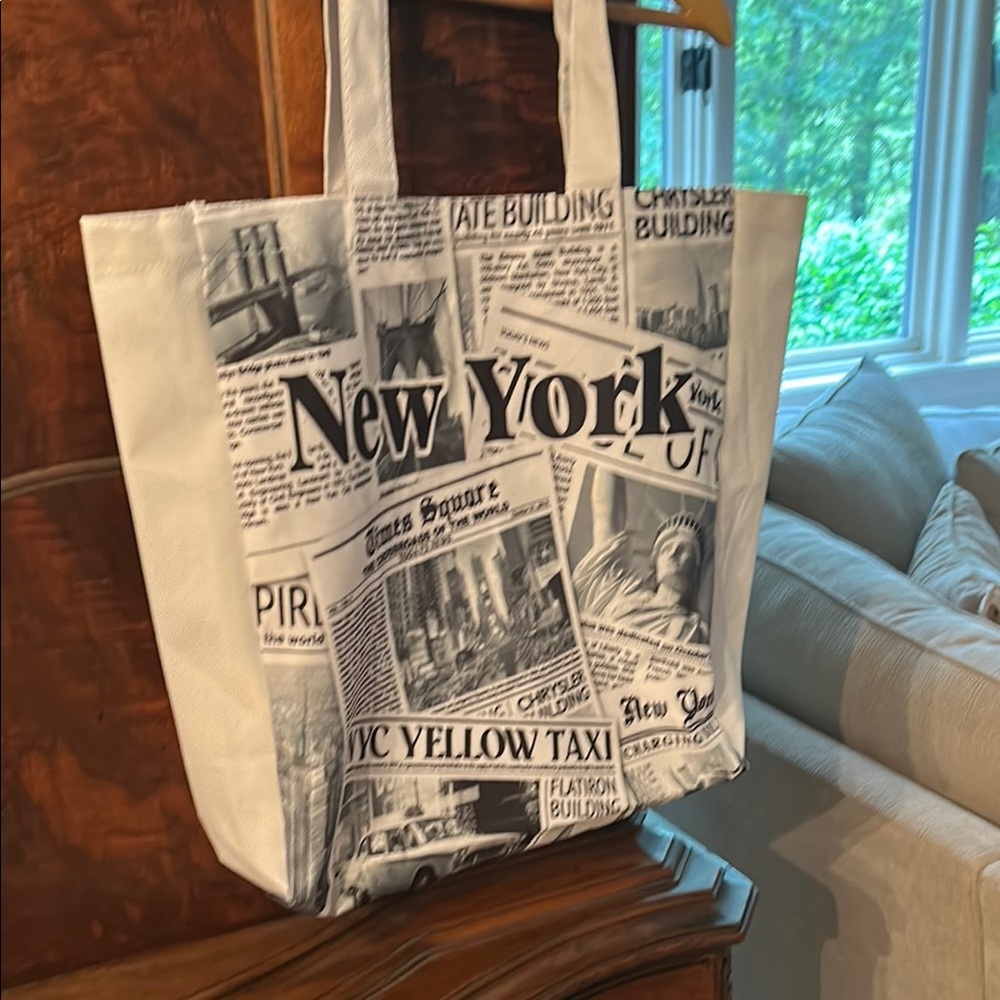 New York Print Tote Bag - Black and White